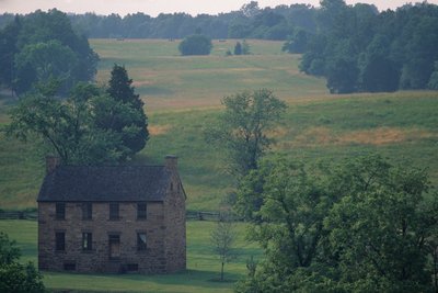 Manassas Battlefield Park, Stone House Hospital, Union approach field, Hallowed Groun..., 2004 (foto) de Kenneth Garrett