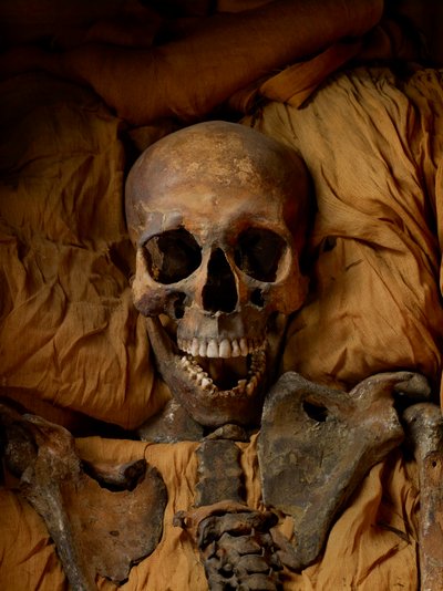 Momia del padre del rey Tut, Akenatón. de Kenneth Garrett
