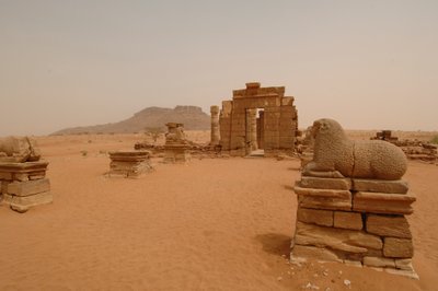 Yacimiento de Naga, Naqa, Alta Nubia, Nubia, centro antiguo, Período Meroítico de Kenneth Garrett