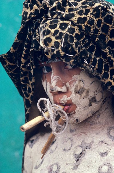 Enigma Olmeca; Danza del Poncho con "tigre"; Tenosique; México de Kenneth Garrett