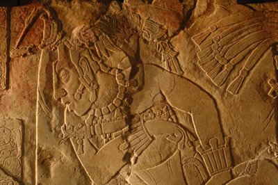 Banco del trono del Templo 19, Palenque, México, talla de Akhal Mo Nab, 2005 (foto) de Kenneth Garrett