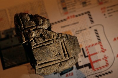 Urkesh, Imperio hurrita, Siria, 2400 a.C., Giorgio Buccellati, planta de palacio foun..., 2004 (foto) de Kenneth Garrett