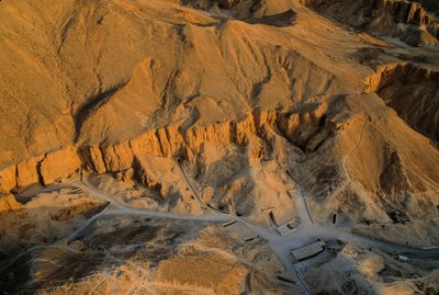 Valle de las Puertas de los Reyes de Kenneth Garrett