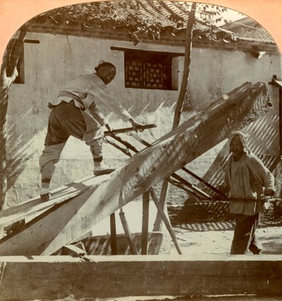 Un aserradero chino, Pekín, China, 1900 de Keystone View Company