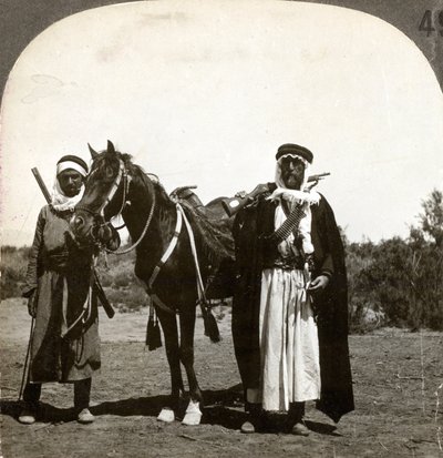 Un jeque y su guardaespaldas, Siria, 1900s de Keystone View Company