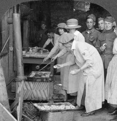 Donuts para soldados, Montabaur en el Rin, Alemania, c1918-c1919 de Keystone View Company