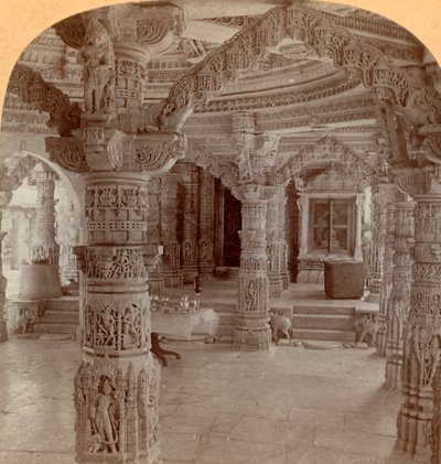 Interior, Templo Dilwara, Monte Abu, India, 1901 de Keystone View Company