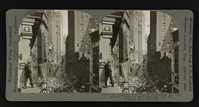 Subiendo por Broad St. cerca de Wall St., con vistas al "Curb Market", hacia el norte hasta la Bolsa y el Sub-Tesoro, Nueva York de Keystone View Company