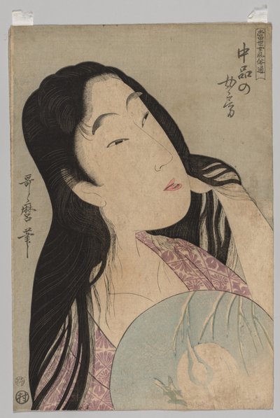Busto de mujer con cabello suelto sosteniendo un abanico de Kitagawa Utamaro