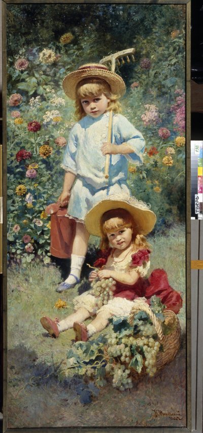 Retratos de los hijos del artista. (Retrato de los hijos del artista). Representada en un jardín de flores en verano, la mayor lleva un rastrillo y una regadera, la menor está sentada en la hierba, junto a un cesto lleno de racimos de uvas. Pintura de Kons de Konstantin Egorovich Makovsky