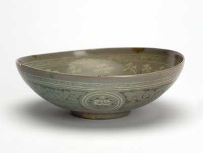 Cuenco con grullas y nubes, c.1150-1200 de Korean School
