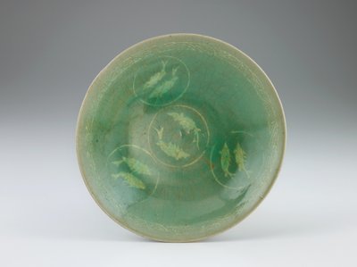 Tazón con decoración incrustada de peces emparejados, segunda mitad del siglo XII de Korean School