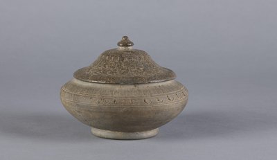 Caja con tapa, dinastía Silla, 55 a.C.-935 de Korean School