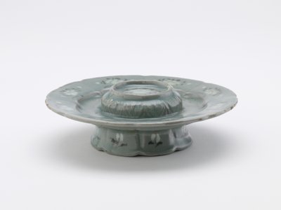 Soporte para taza, período Koryo, segunda mitad del siglo XII de Korean School