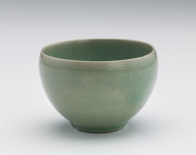 Taza con decoración floral incisa de Korean School