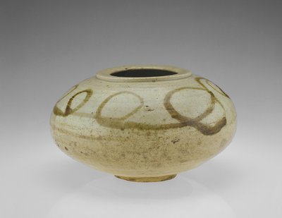Jarra con diseño de dragón, provincia de Hwanghaedo, período Choson, segunda mitad del siglo XVII de Korean School