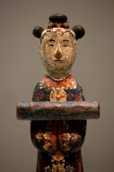 Figura decorativa de una tumba. Madera tallada policromada, final del período Joseon (Choson) de Korean School