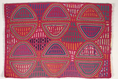Panel de camisa (mola), c.1950 (algodón aplicado) de Kuna Indian Culture