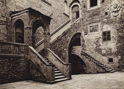 Italia: Cortona, Palazzo Pretorio (foto b/n) de Kurt Hielscher