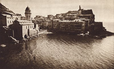 Italia: Vernazza, Riviera (foto en blanco y negro) de Kurt Hielscher