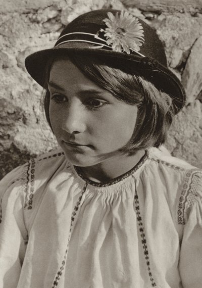 Rumanía: Dragus, campesina (foto en blanco y negro) de Kurt Hielscher