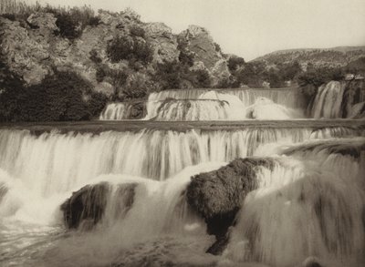 Yugoslavia: Cataratas de Krka (foto en blanco y negro) de Kurt Hielscher