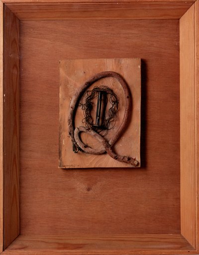 Composición sin título con carrete de película y alambre por Kurt Schwitters (1887-1948) 1937-1940 Londres, Lords Gallery de Kurt Schwitters