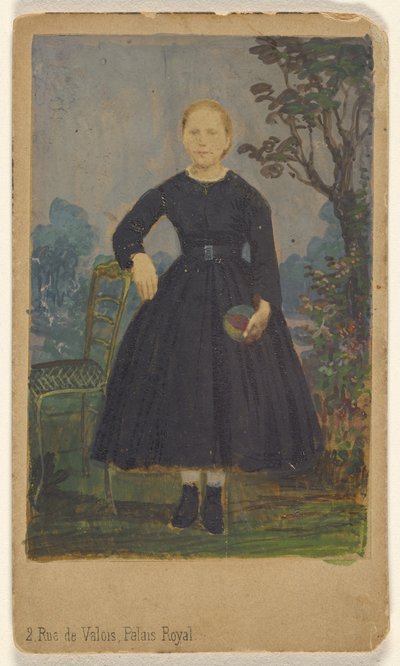 [Mujer joven no identificada de pie, sosteniendo una pelota] de L. Laporte
