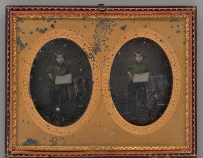 Retrato Sin Título de un Niño de Pie, 1867 de Langenheimer and Weimer