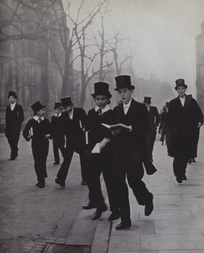 Entre la capilla y la escuela, Eton de Laszlo Moholy Nagy