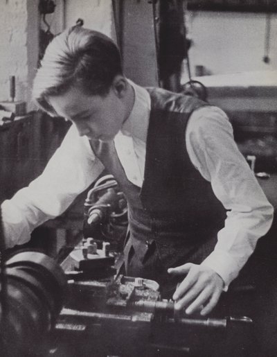 Escuela de mecánica, Eton de Laszlo Moholy Nagy