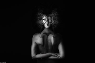 La misteriosa mujer enmascarada de Laura Benvenuti