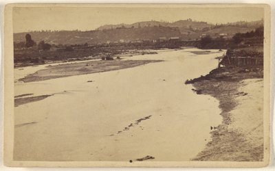 Subiendo el San Lorenzo, desde el puente peatonal, Santa Cruz. de Lawrence and Houseworth