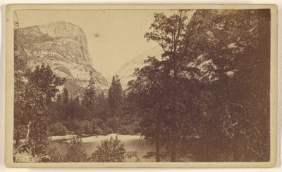 Mirror Lake. Valle de Yo-Semite. Mariposa Co. de Lawrence and Houseworth