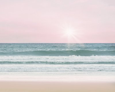 Pink Beach, c.2017 (fotografía) de Leah Straatsma