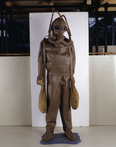 Modelo de escafandra hecho a partir del diseño de Leonardo da Vinci de Leonardo da (after) Vinci