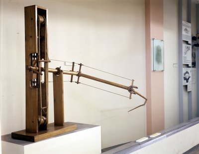 Ala con inclinación variable, modelo según el dibujo de Leonardo da Vinci. Museo de Ciencia y Tecnología, Milán. de Leonardo da (after) Vinci