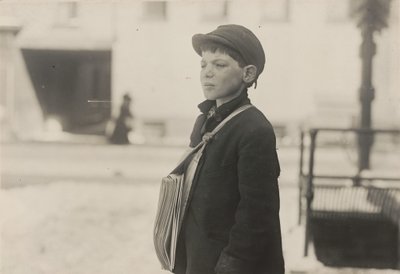 Tony Casale, "Bologna," 11 años vendiendo periódicos durante 4 años, Hartford, Connecticut, Marzo 1909 de Lewis Hine