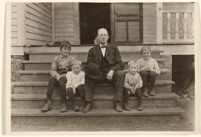 [Sr. Smith, Supervisor en Wylie Mill, Con cuatro hijos, Chester, Carolina del Sur] de Lewis W. Hine
