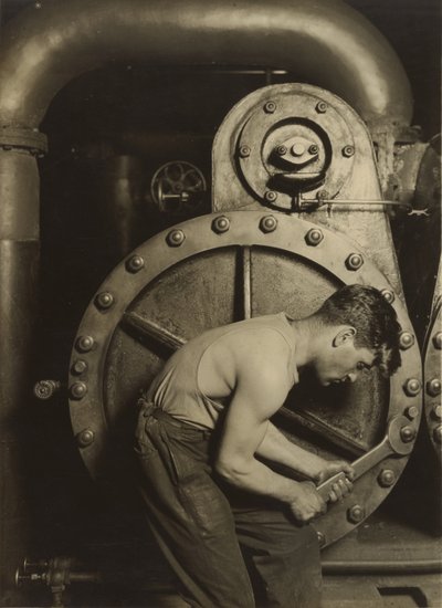 [Steamfitter, o Mecánico y Bomba de Vapor] de Lewis W. Hine