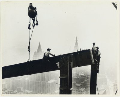 Construcción del Empire State Building, c.1931 de Lewis Wickes Hine