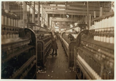 Niña hilandera en Mollahan Cotton Mills, Newberry, Carolina del Sur, 1908 de Lewis Wickes Hine