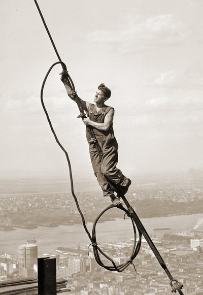 Trabajador de la construcción, Empire State Building, Nueva York de Lewis Wickes Hine