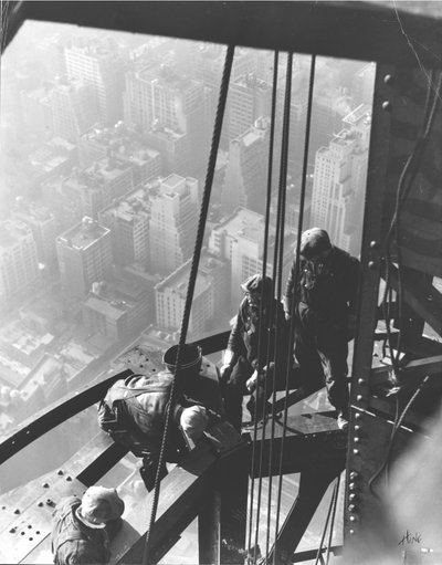 Empire State Building, Ciudad de Nueva York, c.1930 de Lewis Wickes Hine