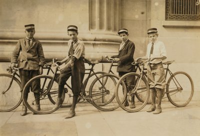 Grupo de mensajeros de Western Union en Norfolk, Virginia, 1911 de Lewis Wickes Hine