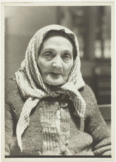 Abuela judía, Ellis Island de Lewis Wickes Hine