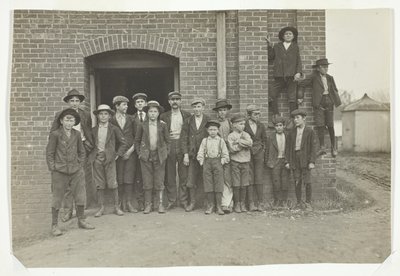 Mediodía, King Mfg. Co., Augusta, Georgia de Lewis Wickes Hine