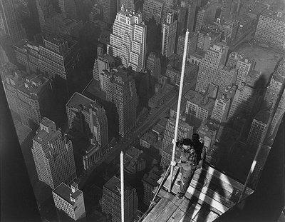 Levantando el mástil, el Empire State Building, 1939 de Lewis Wickes Hine