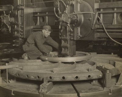 Trabajador en una rectificadora de Lewis Wickes Hine