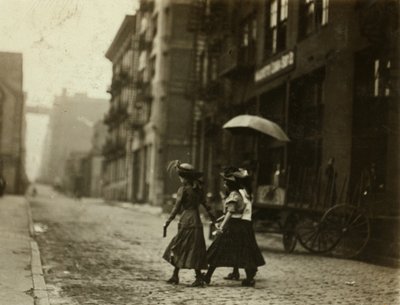 Trabajadores de la fábrica de medicamentos Salvan, en la calle Olive de St. de Lewis Wickes Hine